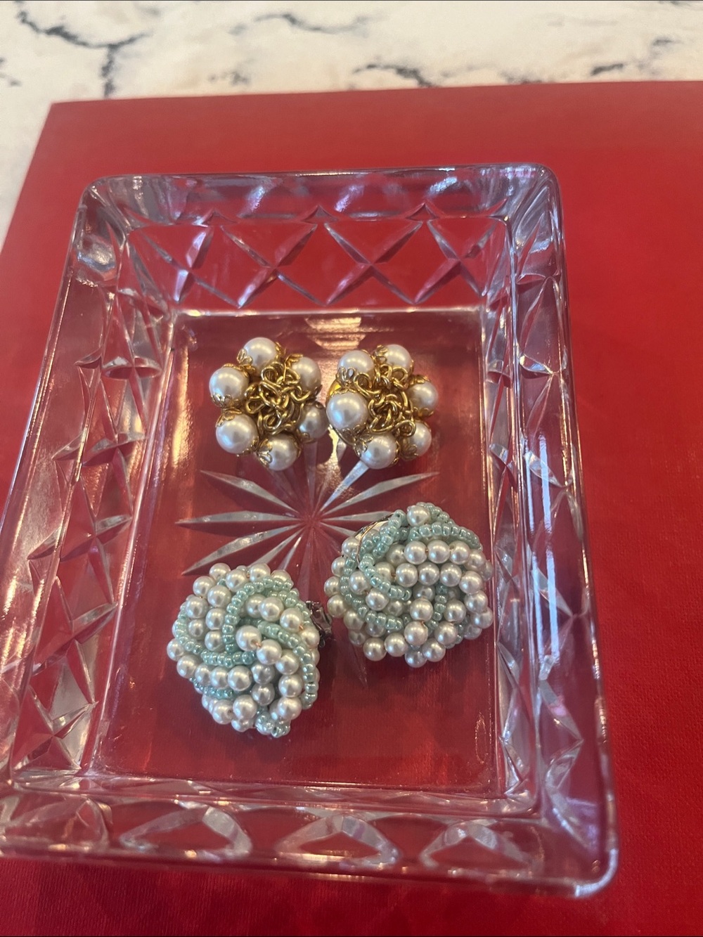 Vintage-Inspired Pearl Cluster Clip-On Earrings - White & Light Blue